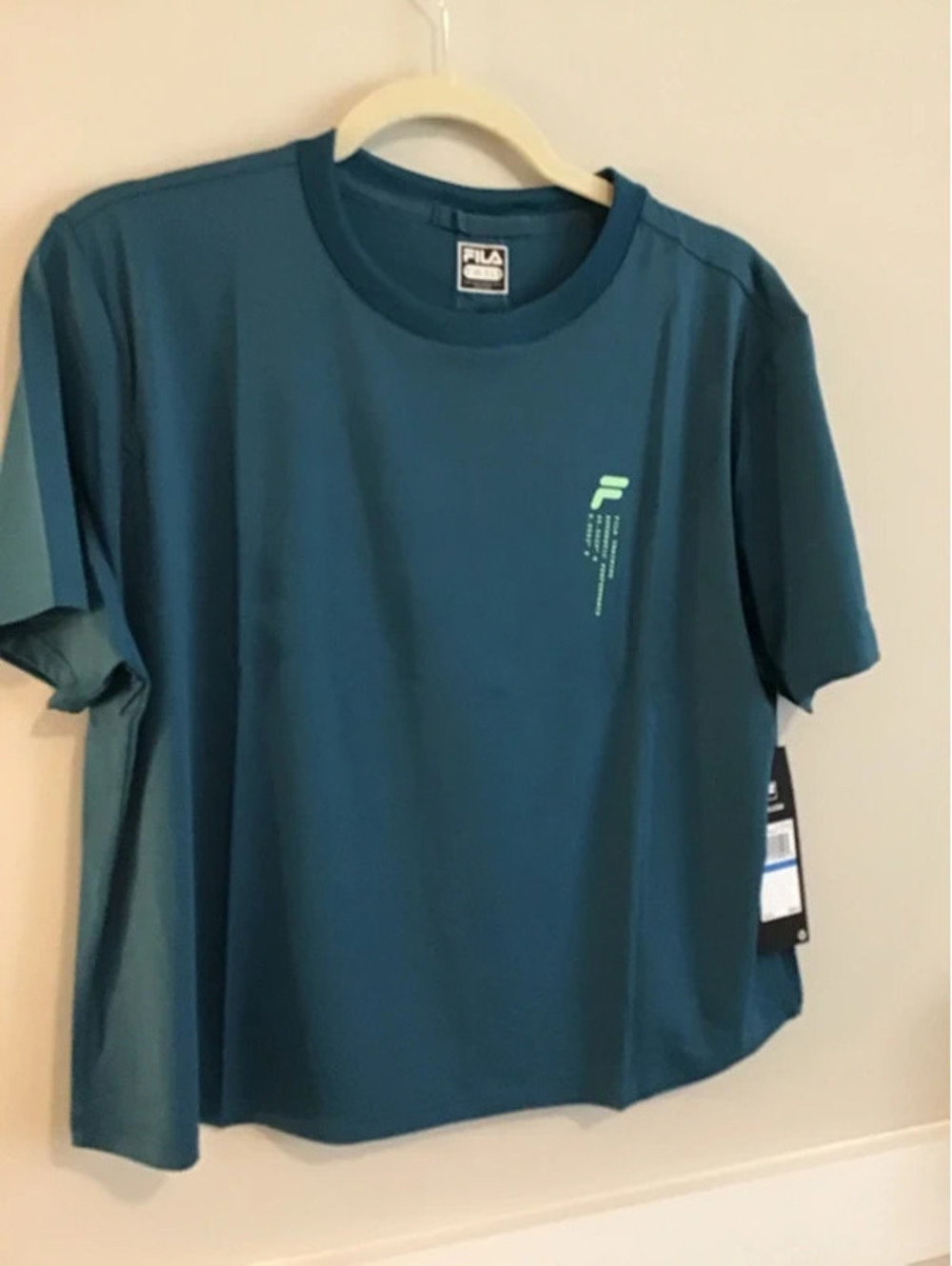 Fila peekaboo tshirt, new, xl, blue coral, athletic